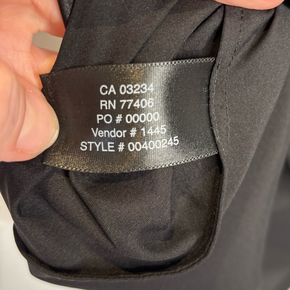 CLUB MONACO Silk Black racer style Tank Top shell pleats semi-sheer size Large - Picture 6 of 9